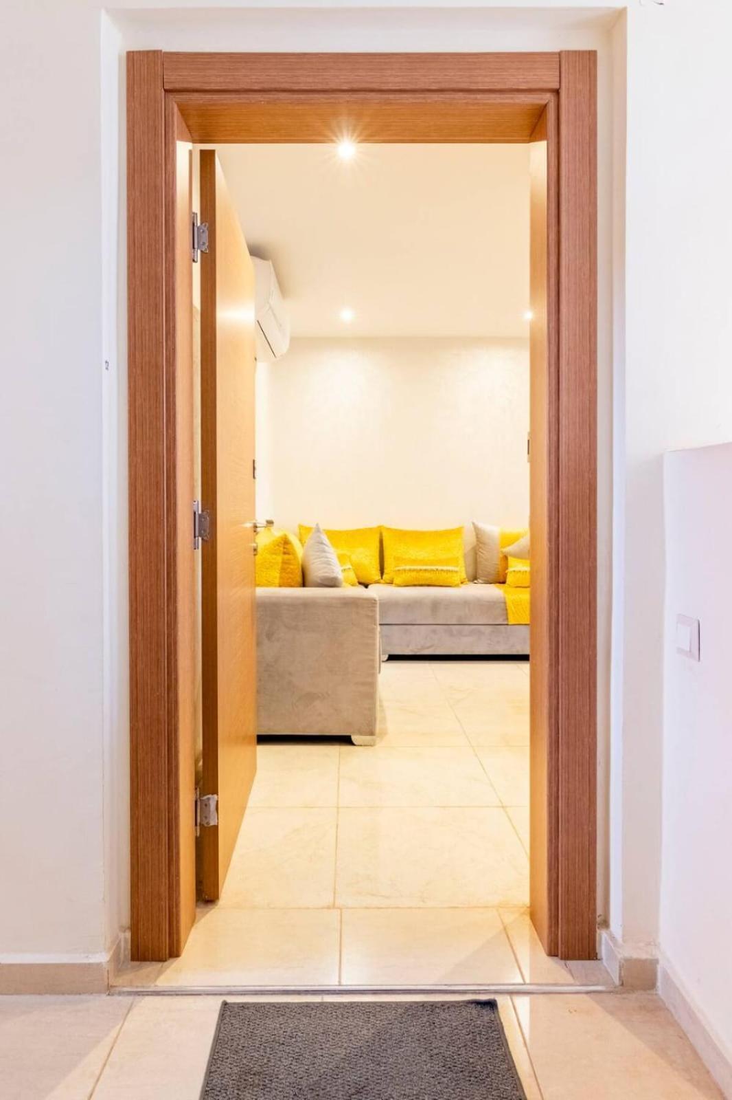 Apartment Wonderful With Garden And Large Pool