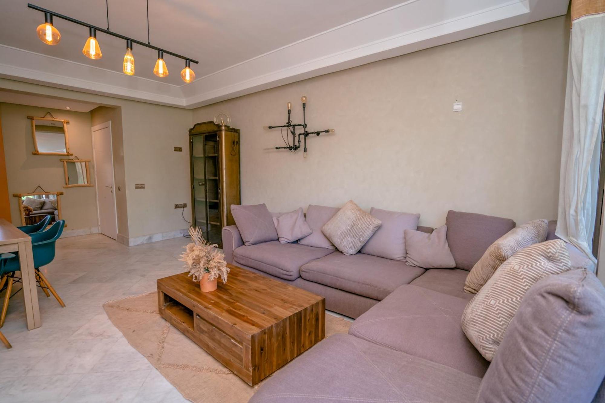 Vue Imprenable Sur Les Jardins De La D Yves Saint Laurent Apartamento