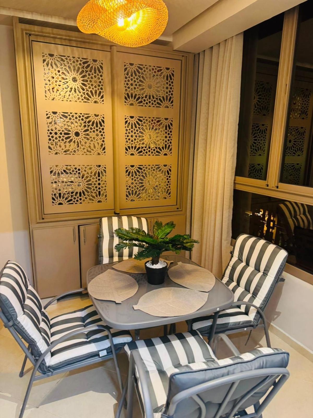 Luxury In Marrakech - Pool & Fast Wi-fi Apartment *