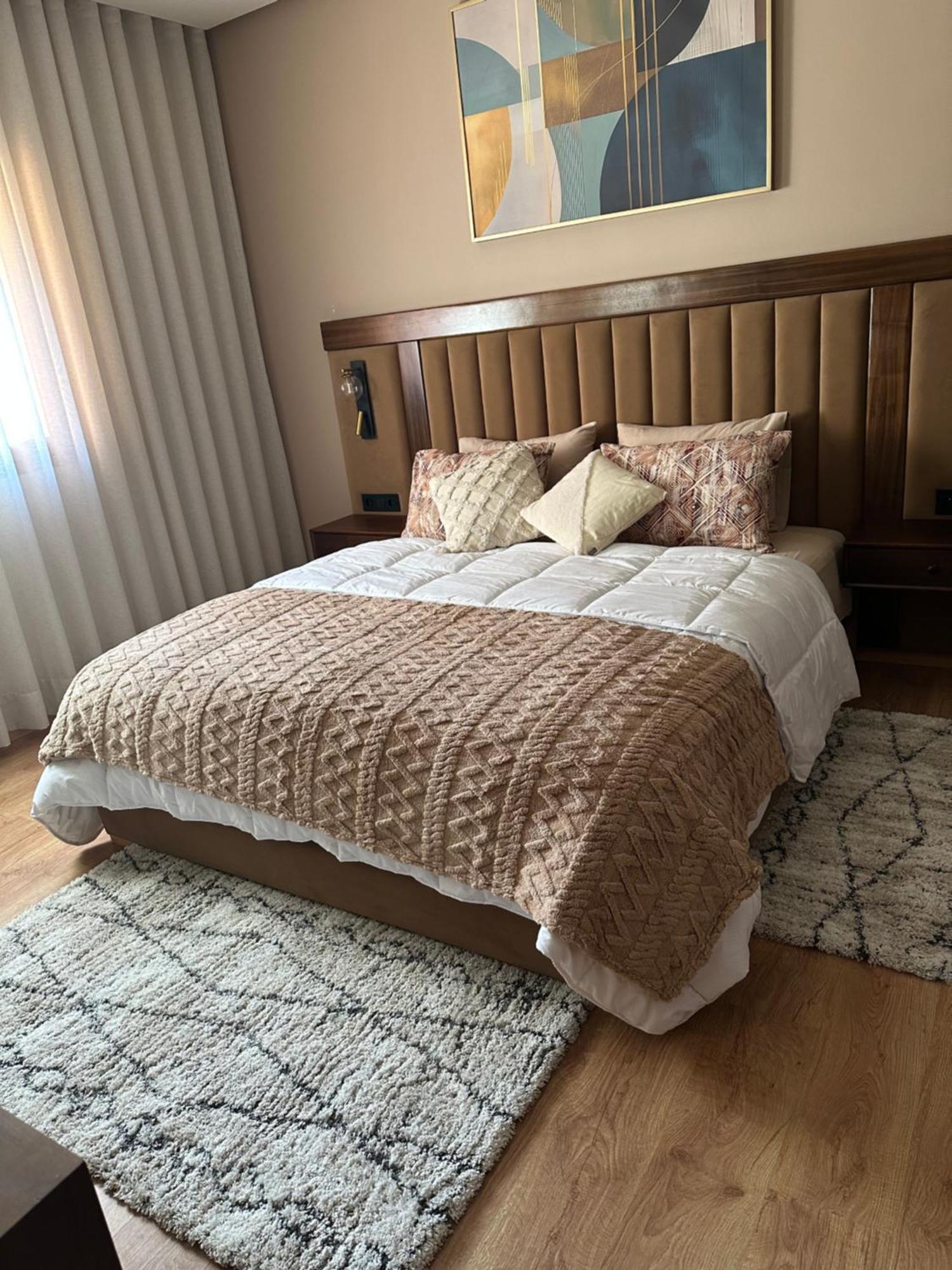 Luxury In Marrakech - Pool & Fast Wi-fi Apartment *