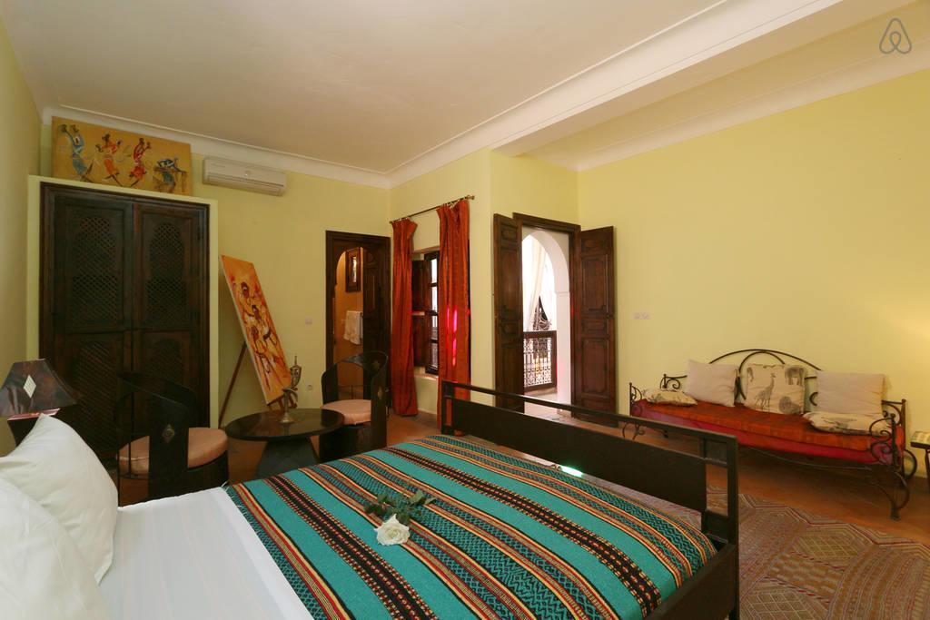 Araba Felice Bed & Breakfast 3*