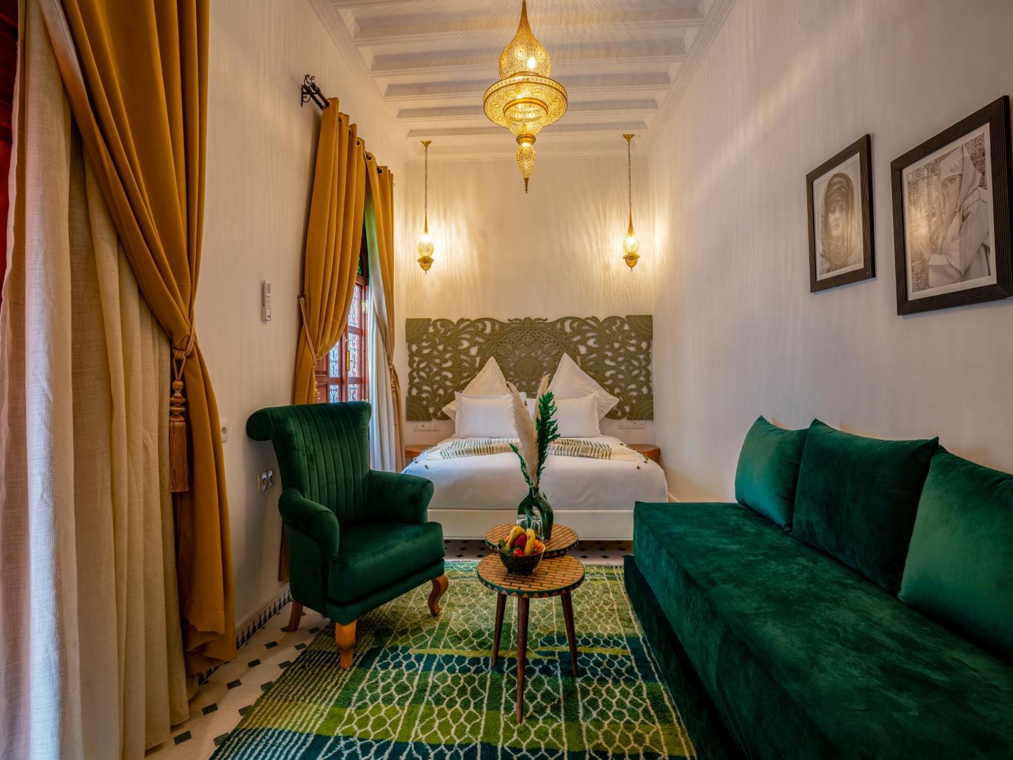 Dar Al-famila Hamam & Pensión