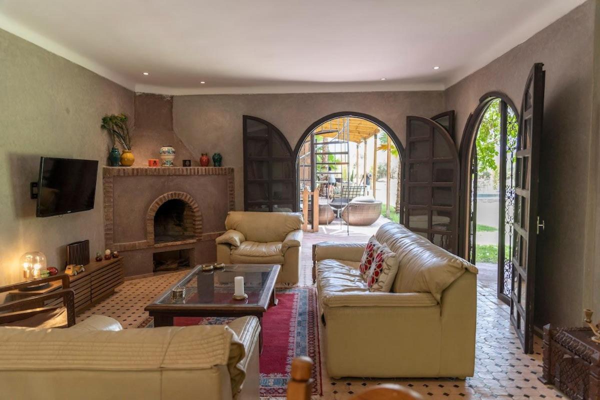Dar Tasseltant Six Bedroom And Swimming Pool *