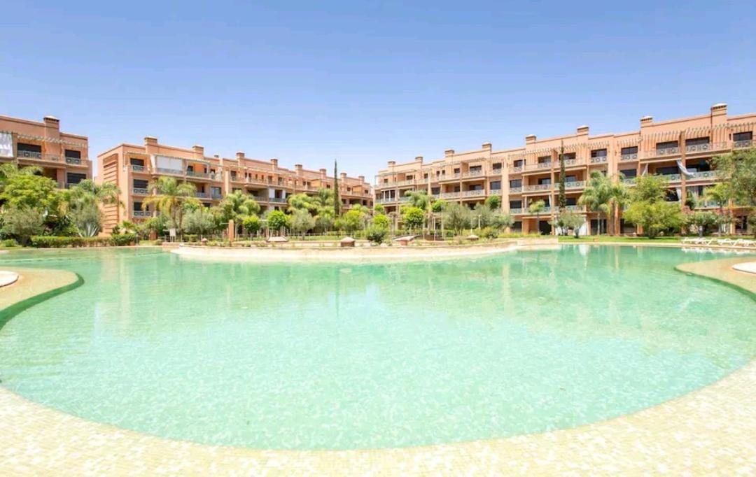 Apartment Chill On The Oasis Poolside Luxury