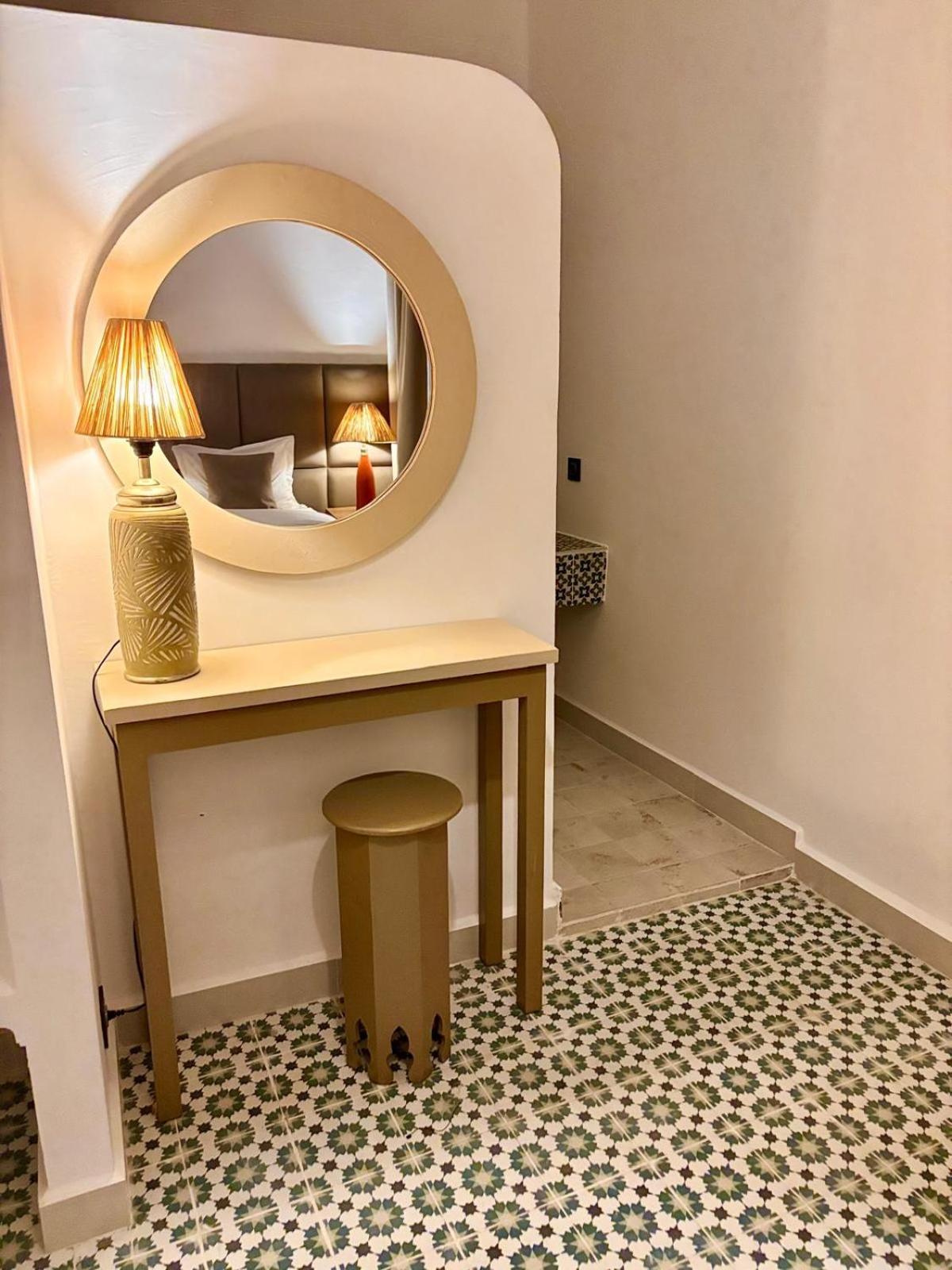 Privatise Jusqu A 10 Personnes Avec 5 Suites, Bassin Et Rooftop A Seulement 15 Minutes A Pied De La Celebre Place Jemaa El Fna * Marrakesh