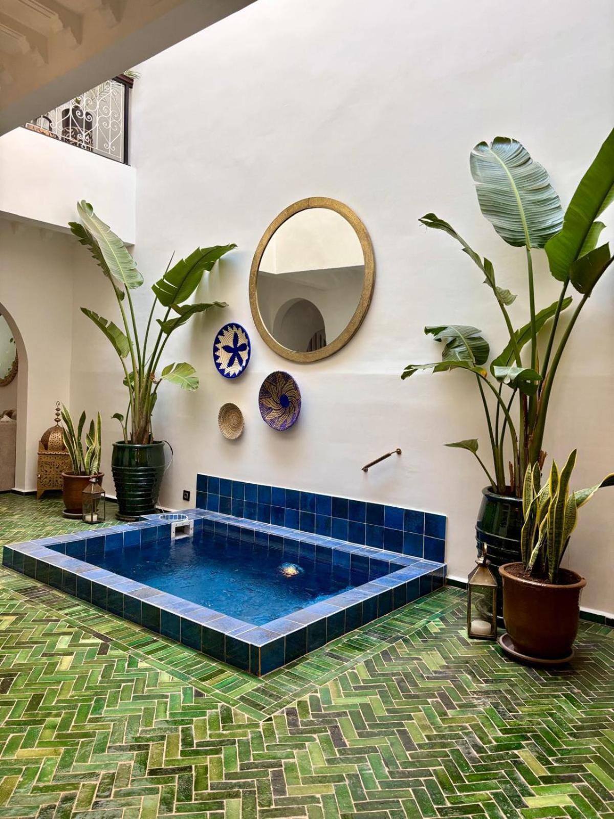 Privatise Jusqu A 10 Personnes Avec 5 Suites, Bassin Et Rooftop A Seulement 15 Minutes A Pied De La Celebre Place Jemaa El Fna Сasa de vacaciones Marrakesh