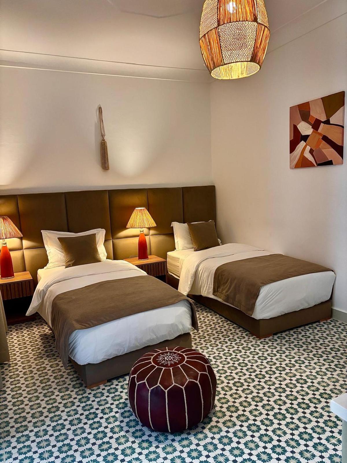 Сasa de vacaciones Privatise Jusqu A 10 Personnes Avec 5 Suites, Bassin Et Rooftop A Seulement 15 Minutes A Pied De La Celebre Place Jemaa El Fna Marrakesh