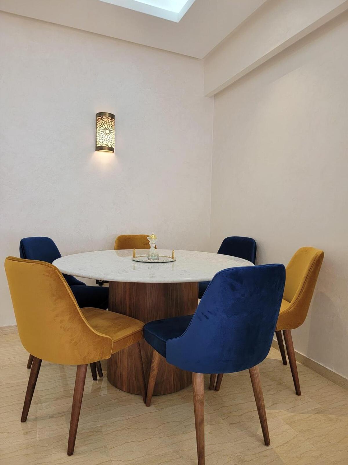 Modern 2 Bedrooms *