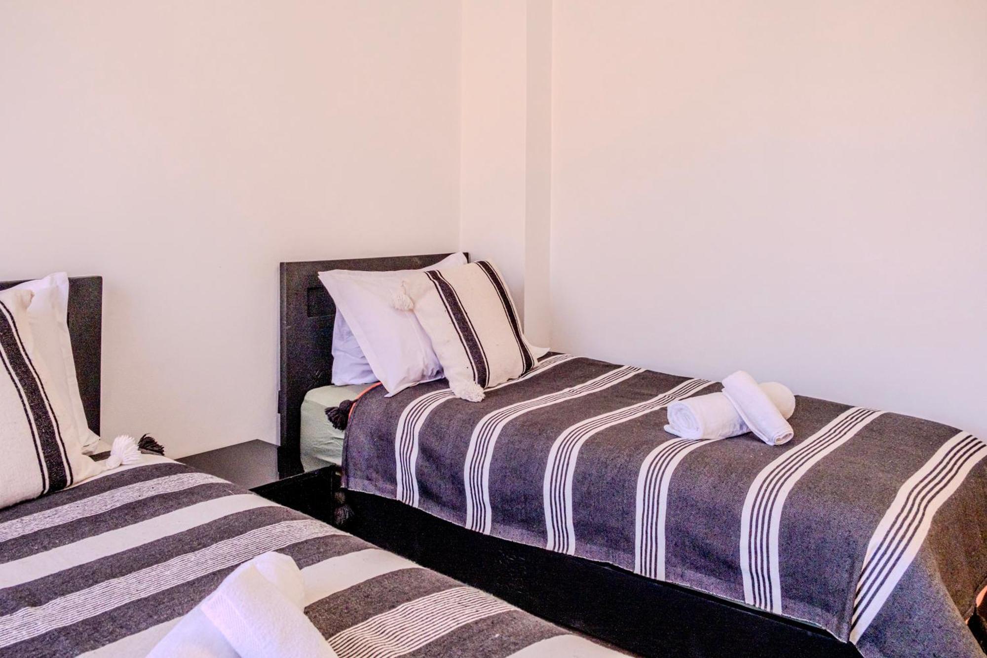 Villa Luxury With Pool, Garden & Gated Security