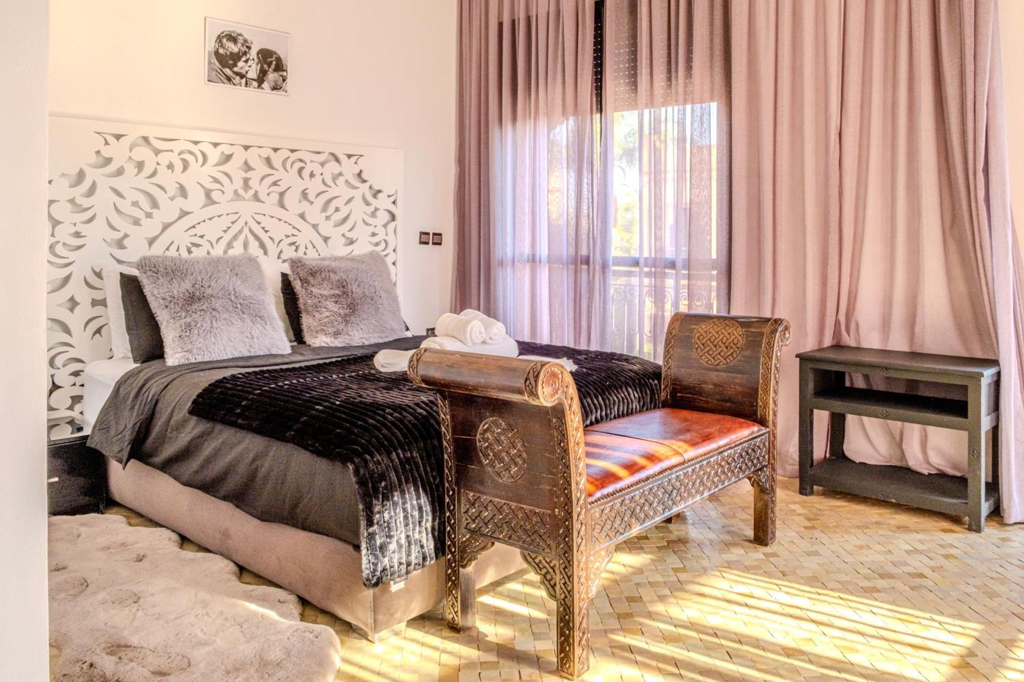 Luxury With Pool, Garden & Gated Security Villa Marrakesh