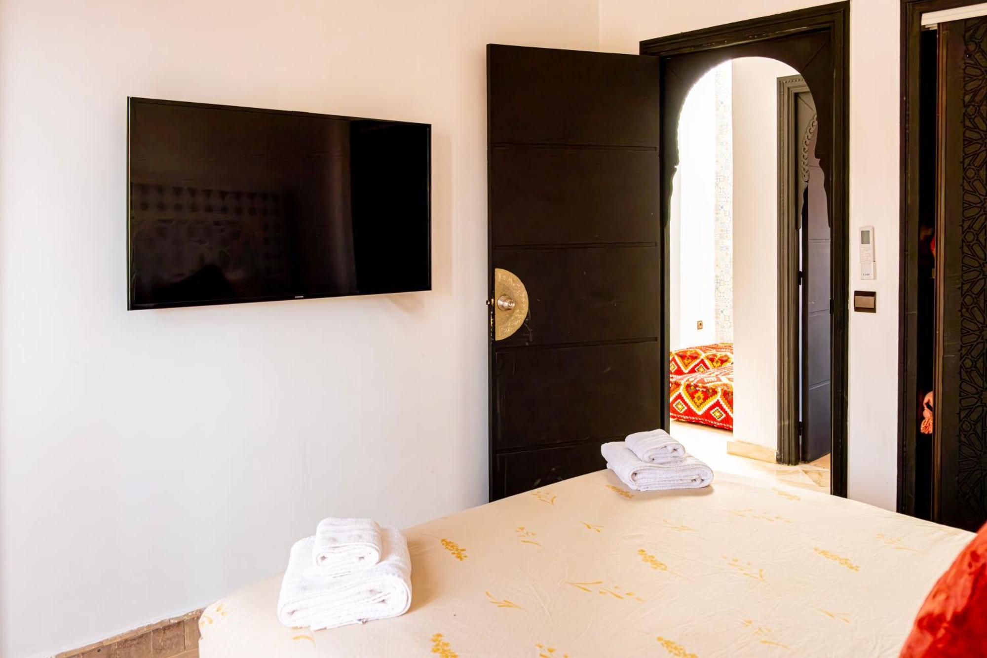 Luxury With Pool, Garden & Gated Security