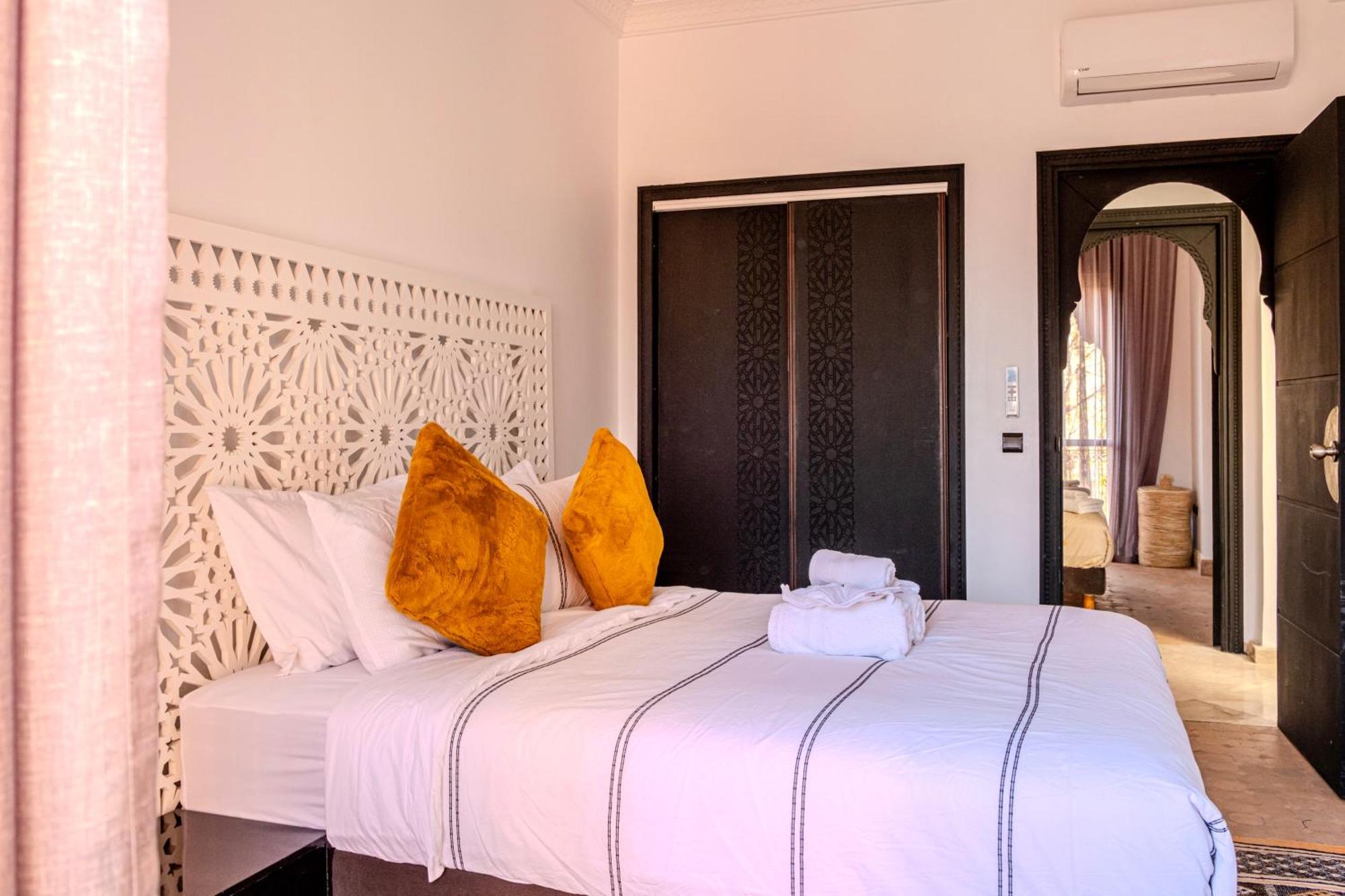 Villa Luxury With Pool, Garden & Gated Security