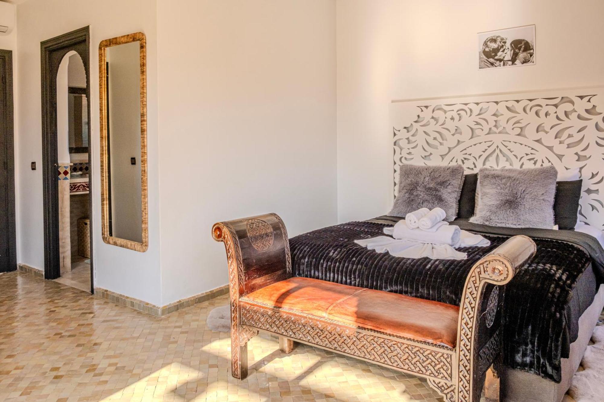 Luxury With Pool, Garden & Gated Security Marrakesh
