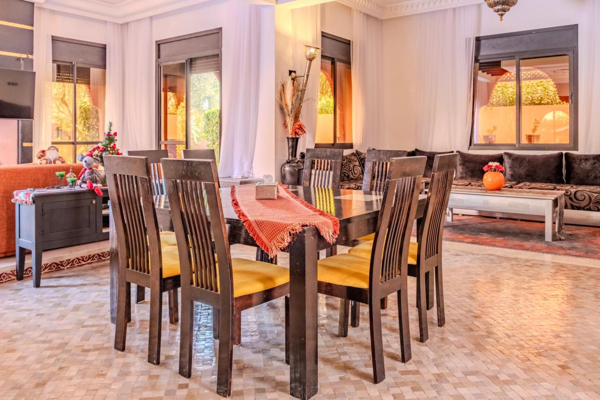 Villa Luxury With Pool, Garden & Gated Security *