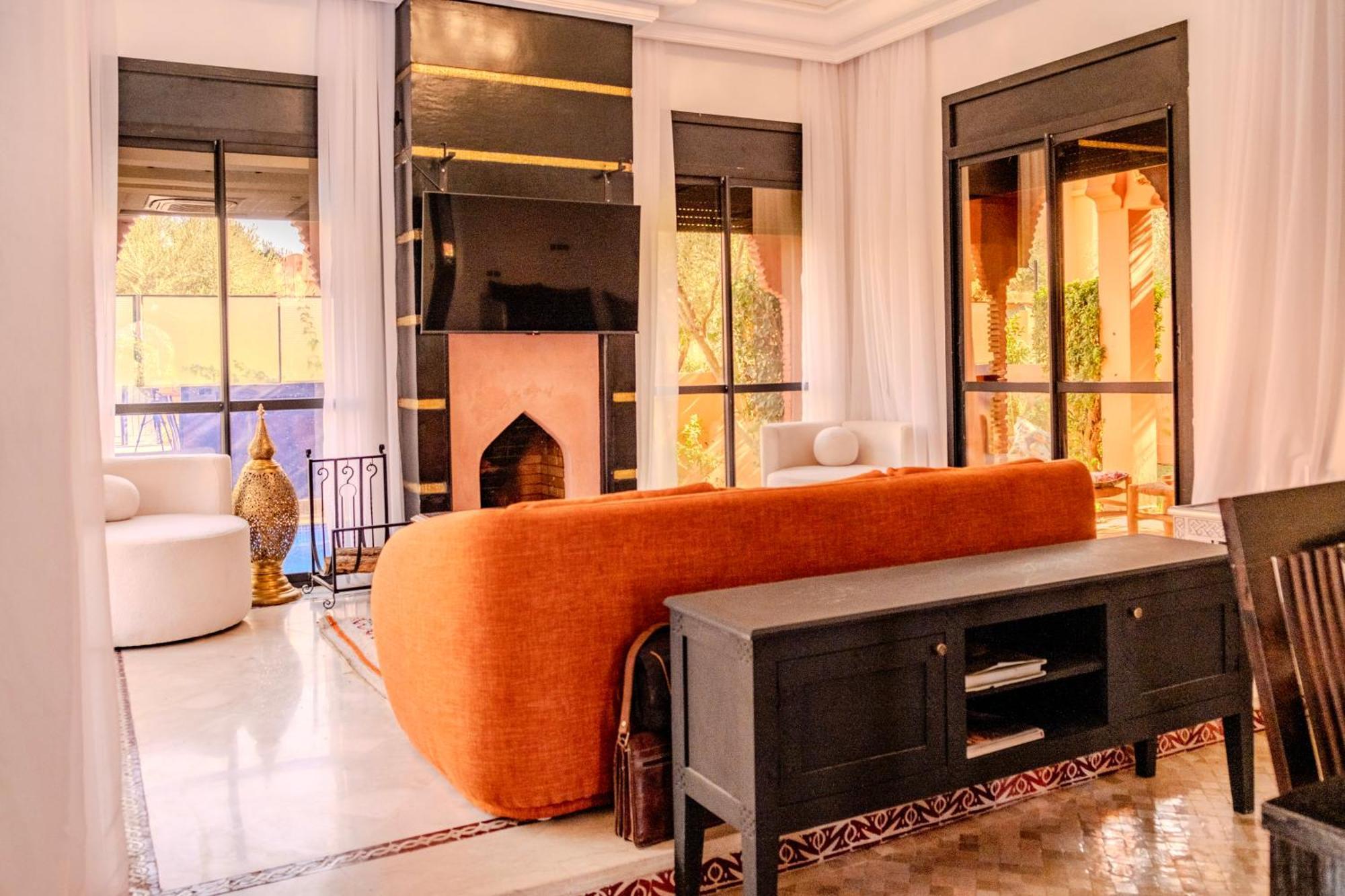 Luxury With Pool, Garden & Gated Security Marrakesh
