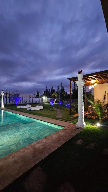 Villa Luxury 5 Bedroom Large *
