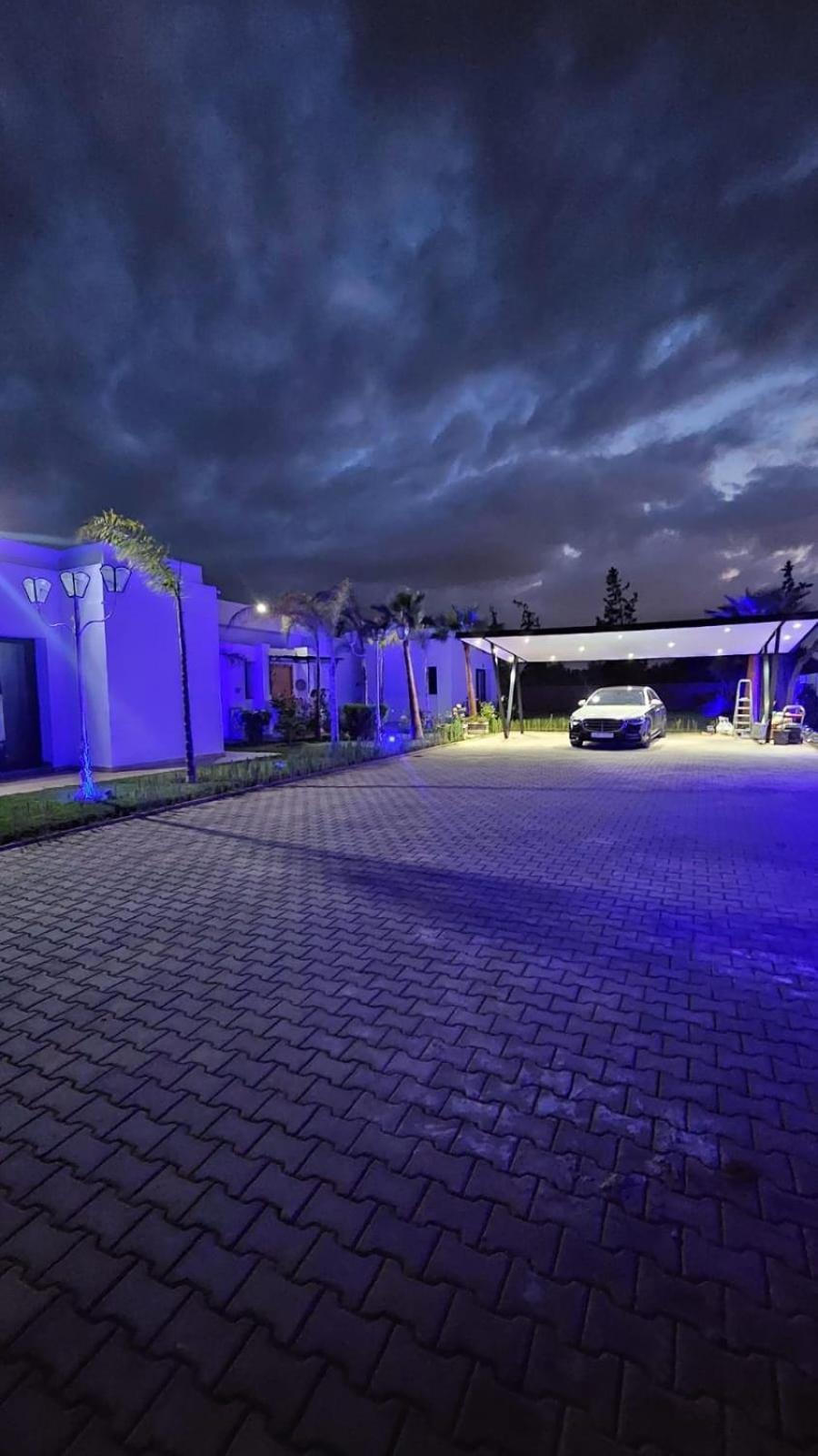 Villa Luxury 5 Bedroom Large