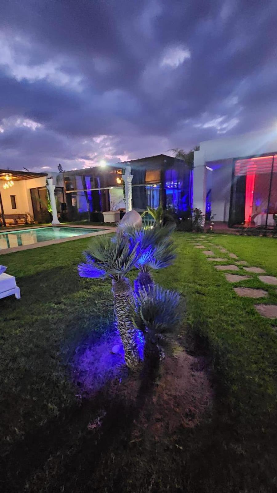 Villa Luxury 5 Bedroom Large