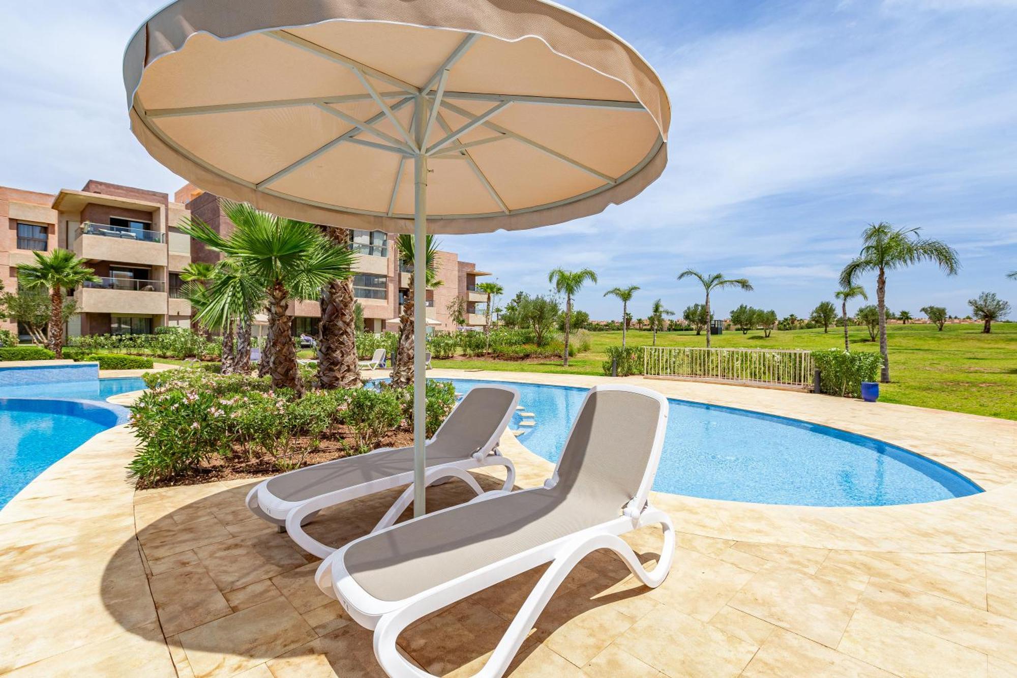 Apartment Luxury Garden-level With Poolside Serenity Marrakesh