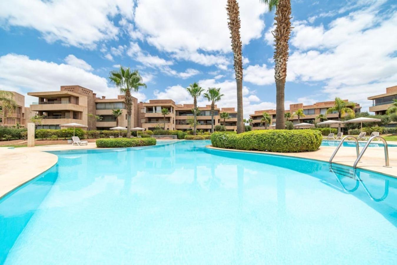 Confort Rez-de-jardin Piscine Wi-fi Terrasse Apartment *