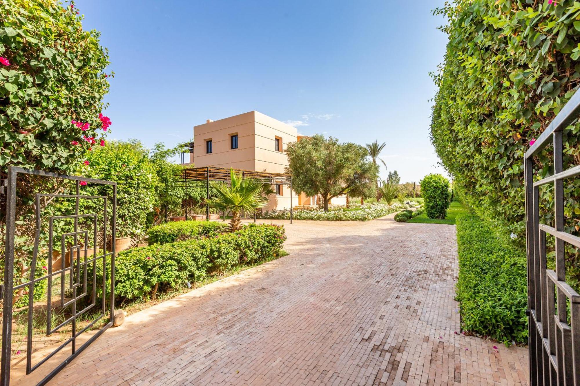 Luxury Getaway In Marrakech , Zaria With Pool And Breakfast Villa