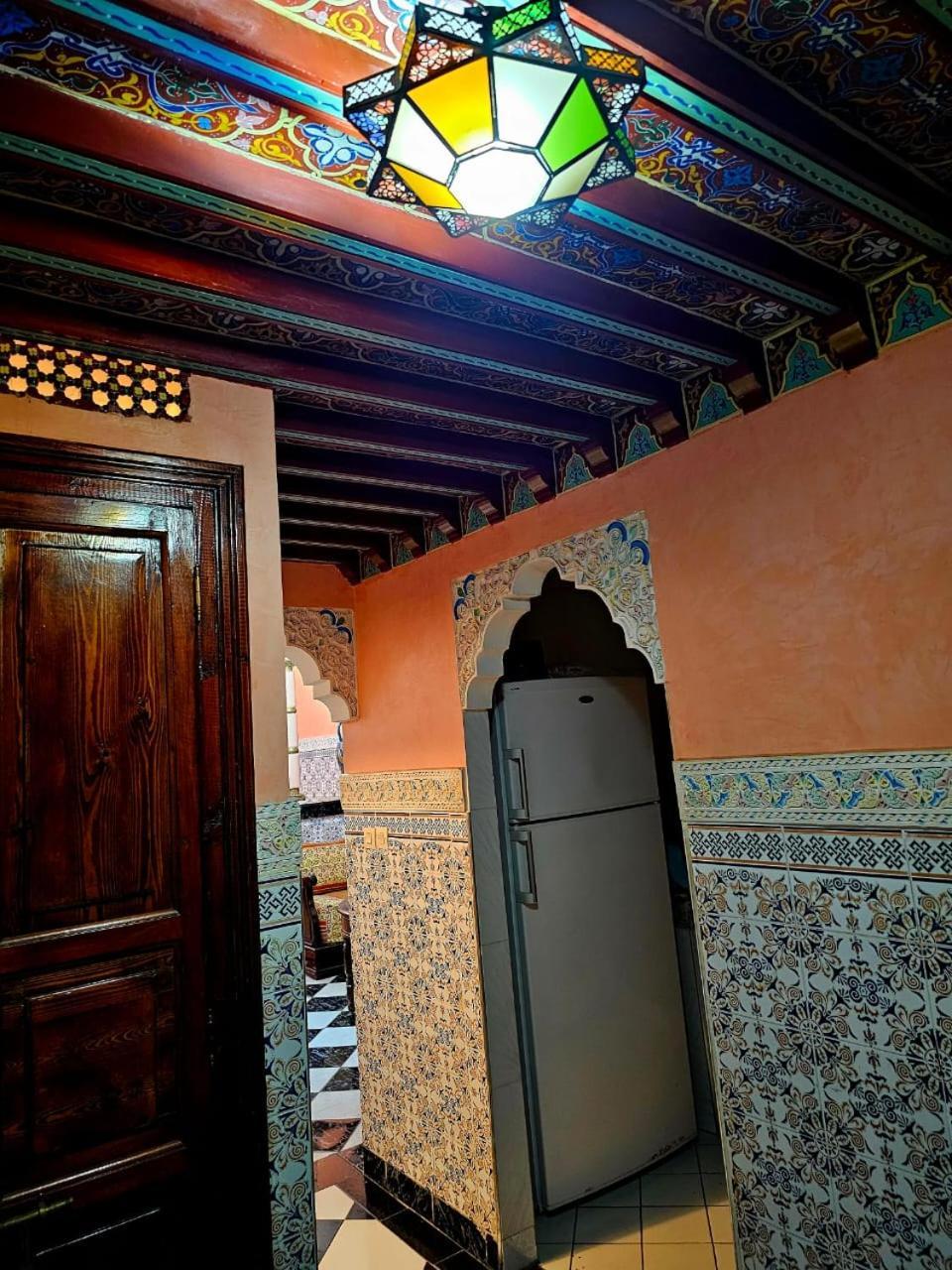 Yazuinaa Riad *