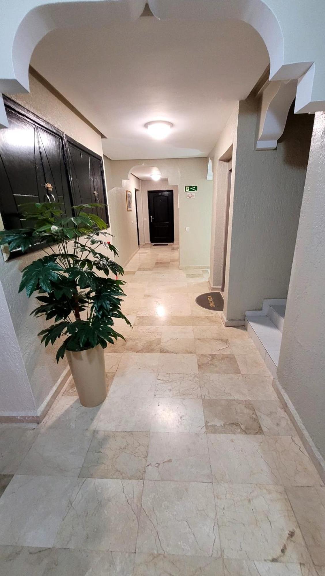 Apartment Le Strategique A 10mn De L'aeroport Face Gare Ctm Hivernage