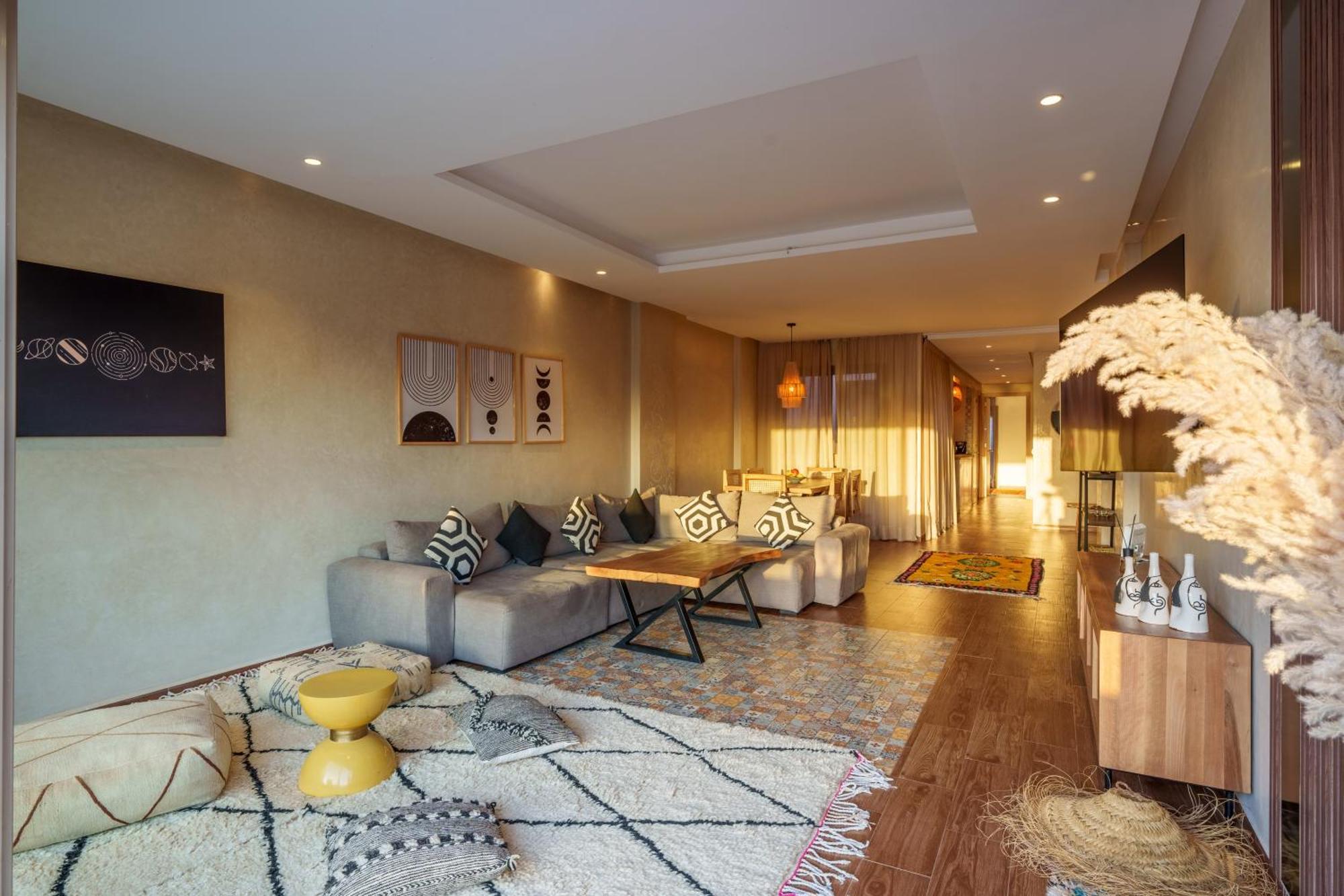 Apartment Spacious Luxury With Heated Pool Center *