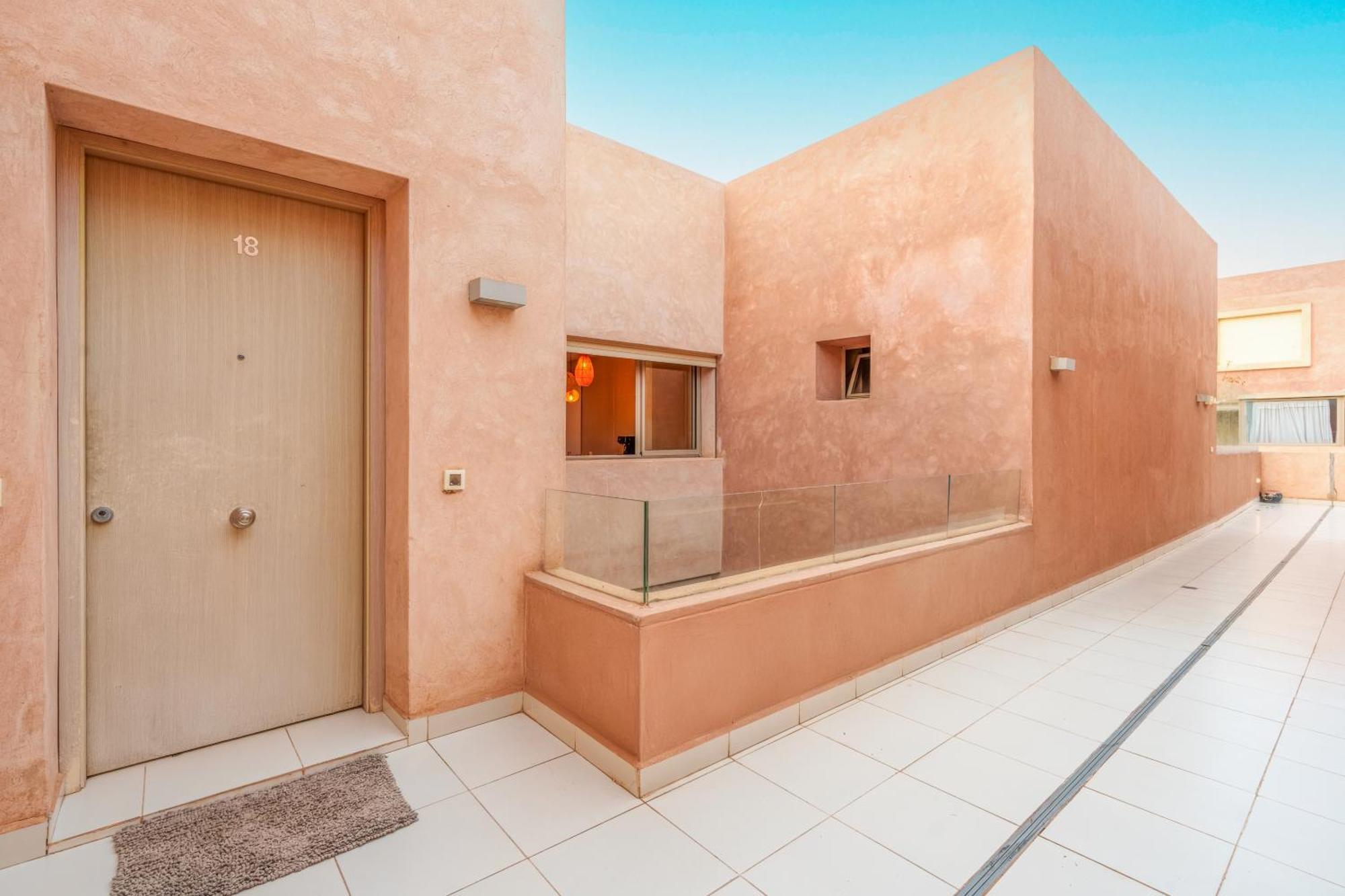 Spacious Luxury With Heated Pool Center