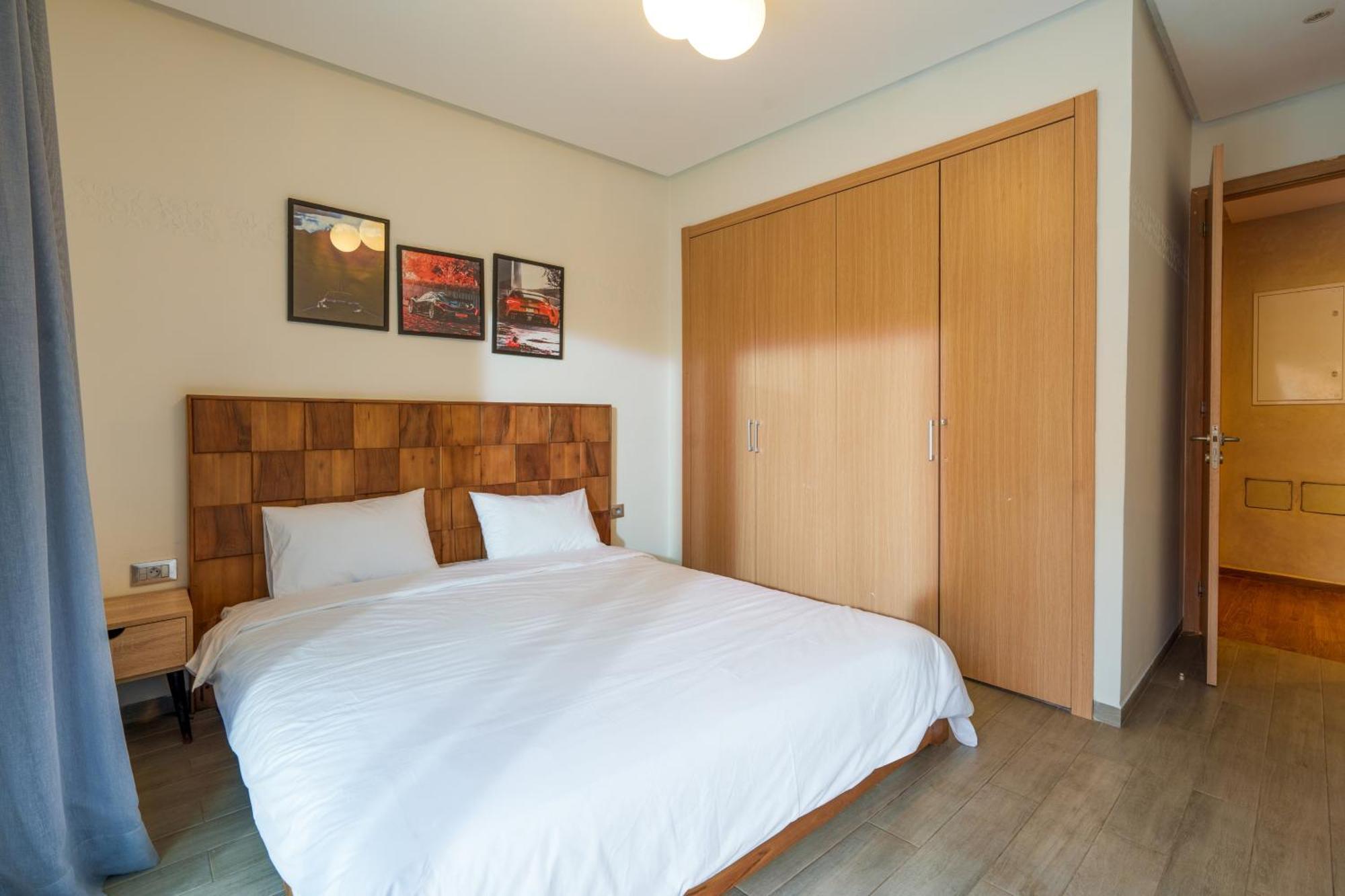 Spacious Luxury With Heated Pool Center Apartamento