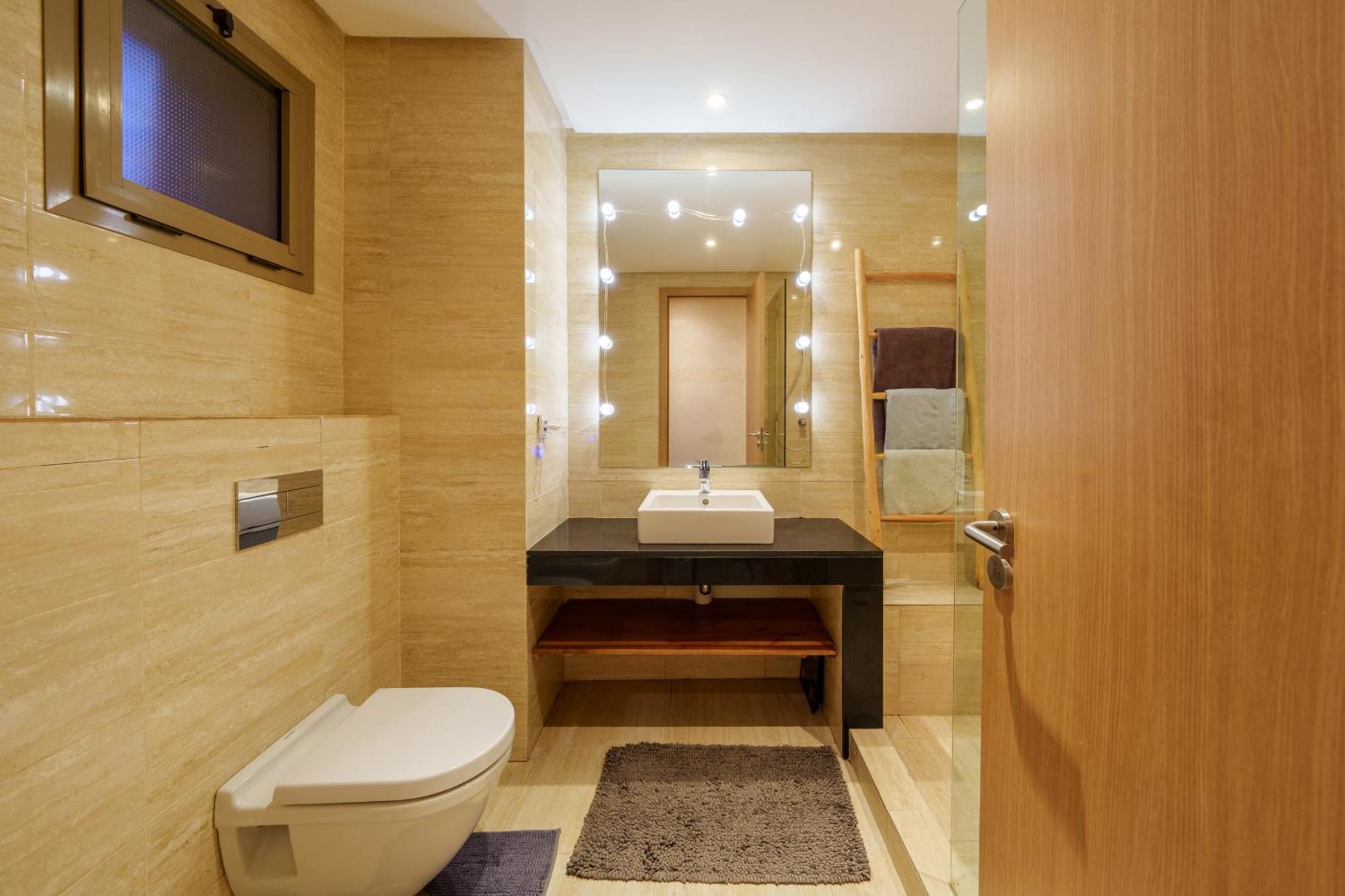 Apartment Spacious Luxury With Heated Pool Center