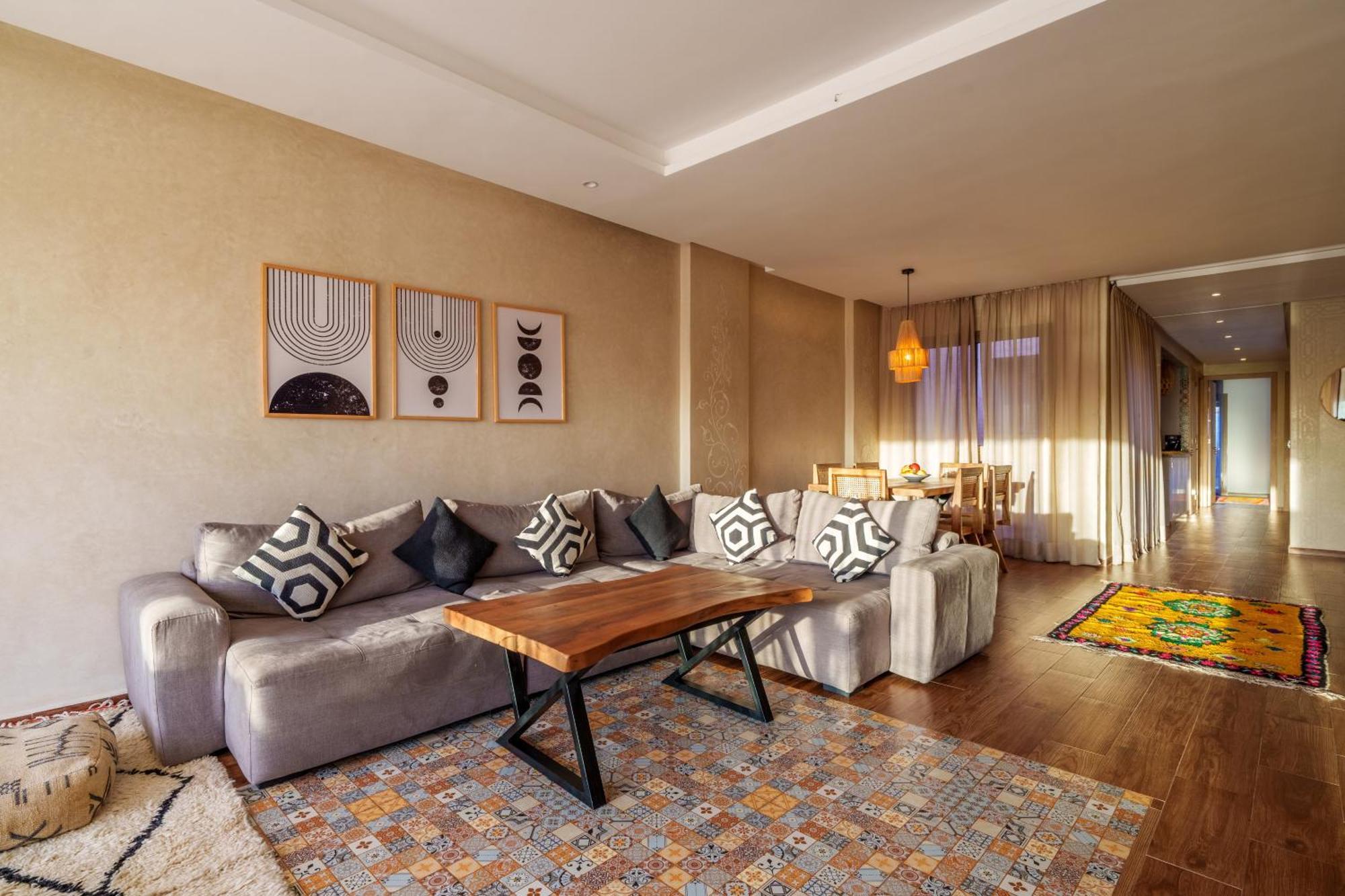 Spacious Luxury With Heated Pool Center *