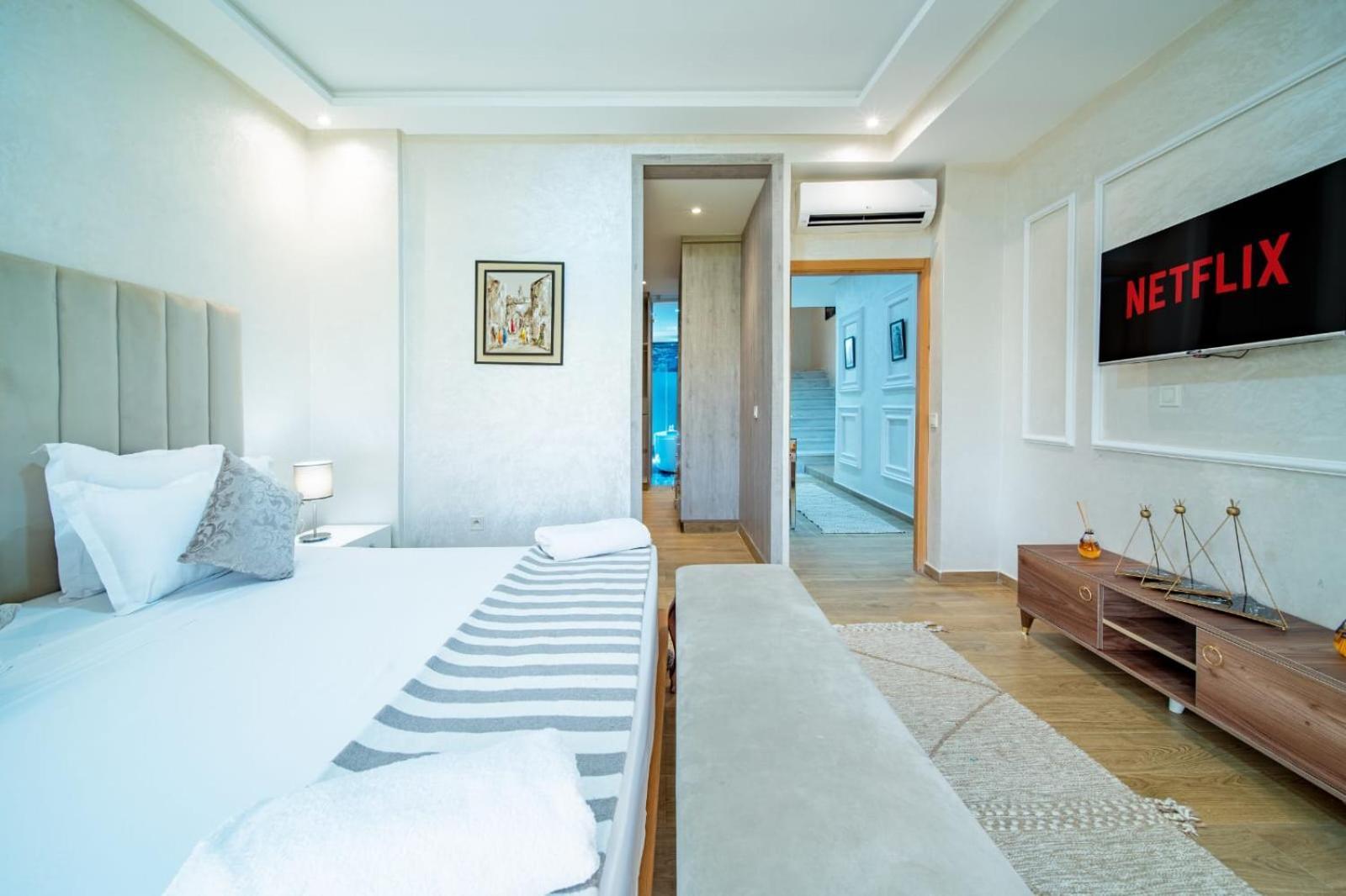 Luxruy Golf Only Families Villa