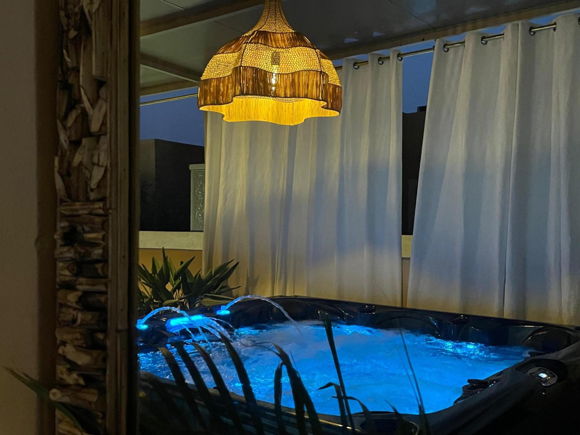 Jacuzzi Charming Luxury Xl Apartment-avenue M6 *