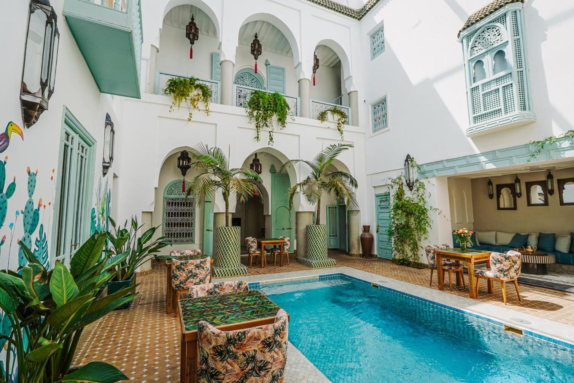 Riad Assouel Et By La Siredrah