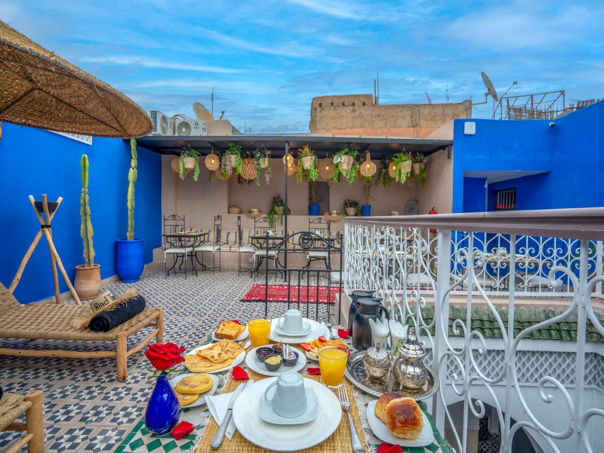 Riad Tarba & *
