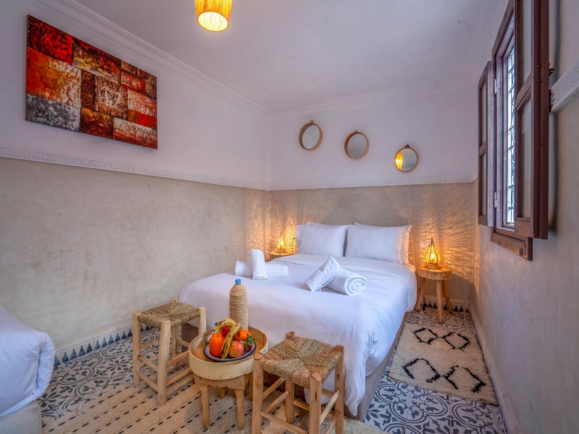 Riad Tarba & *