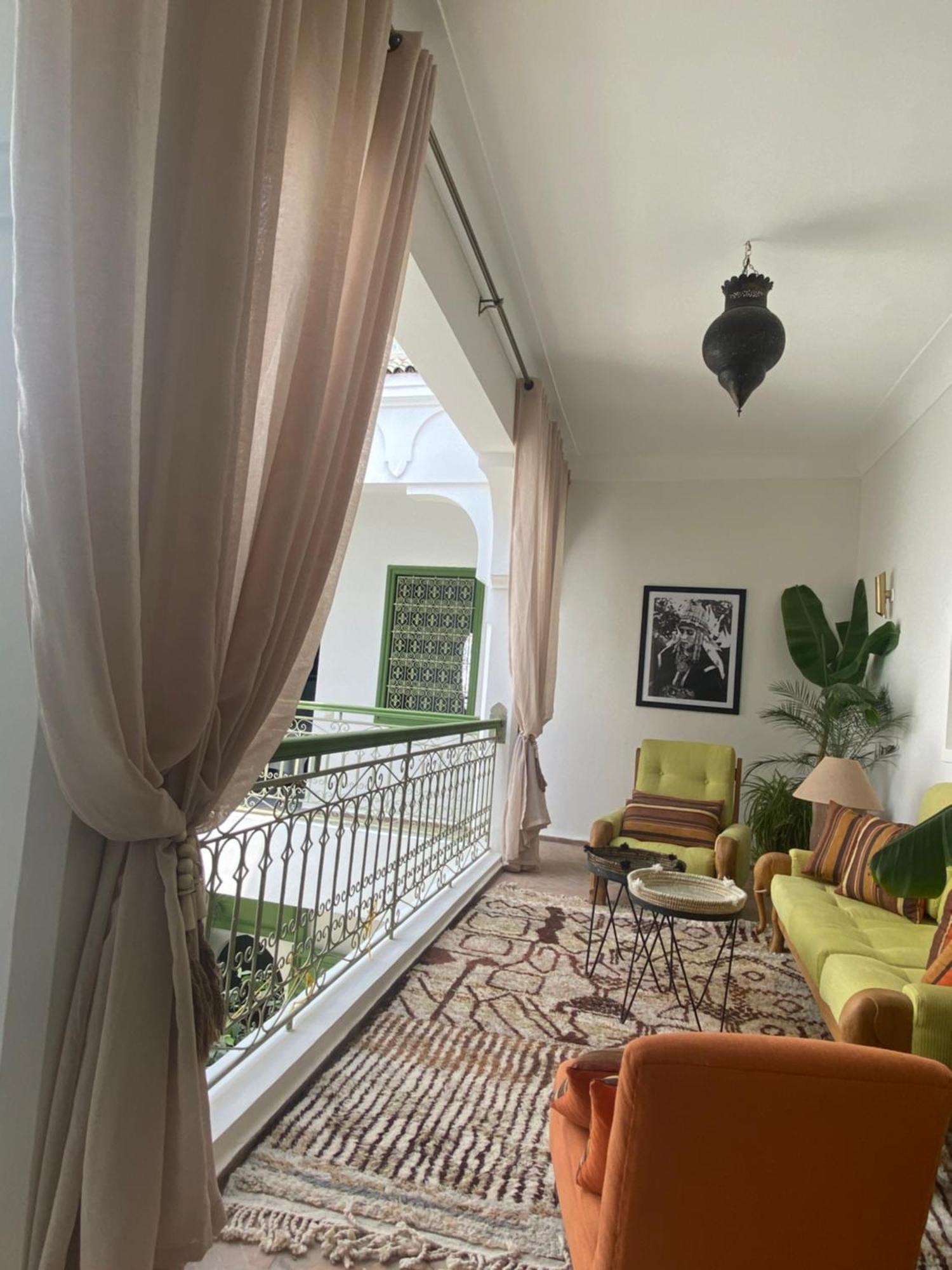 Couette-café Dar Adal Exclusivite 2 A 6 Personnes Petit Dejeuner Compris Place Jemaa El Fna *
