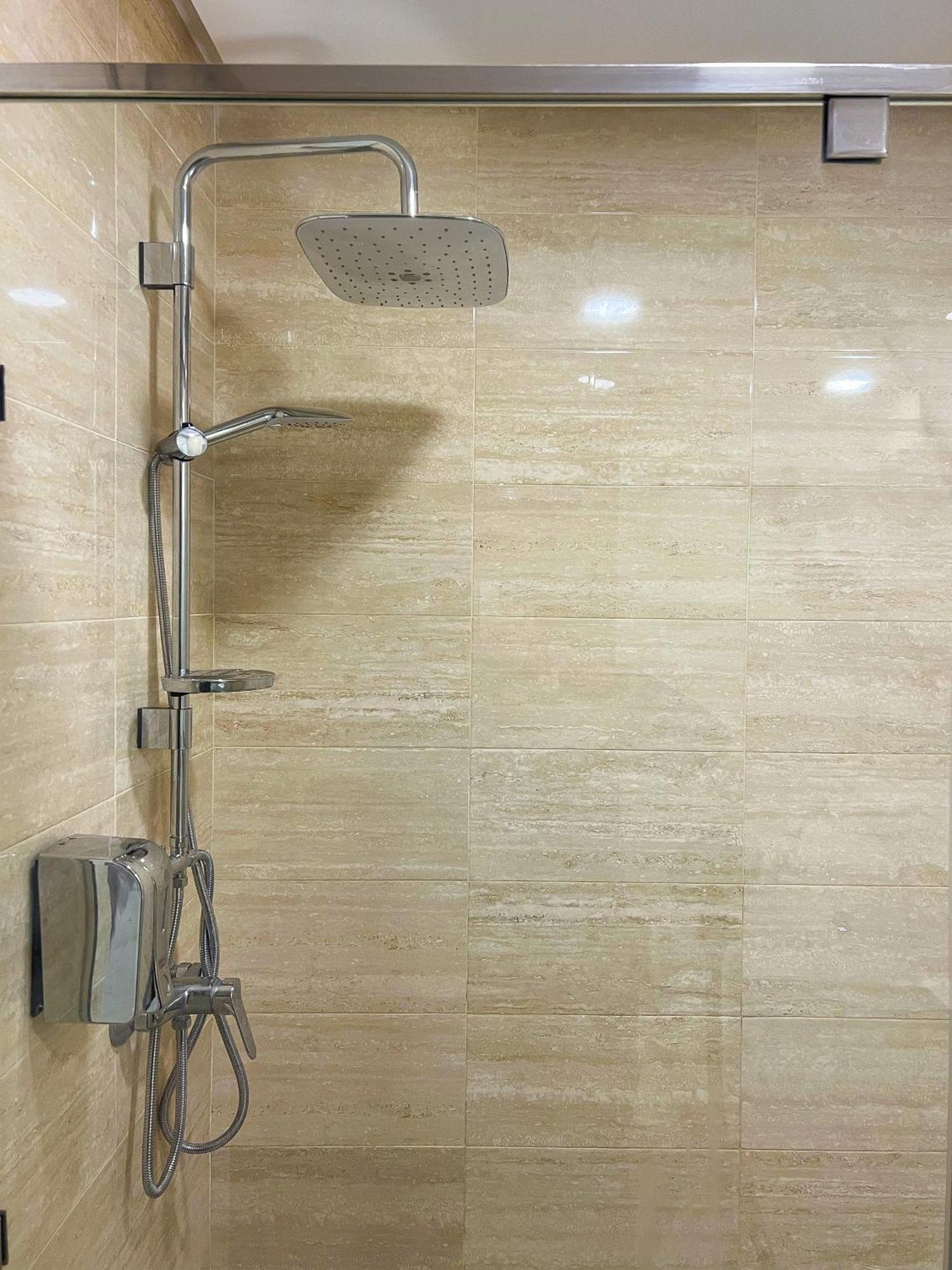 Orange Apartment *