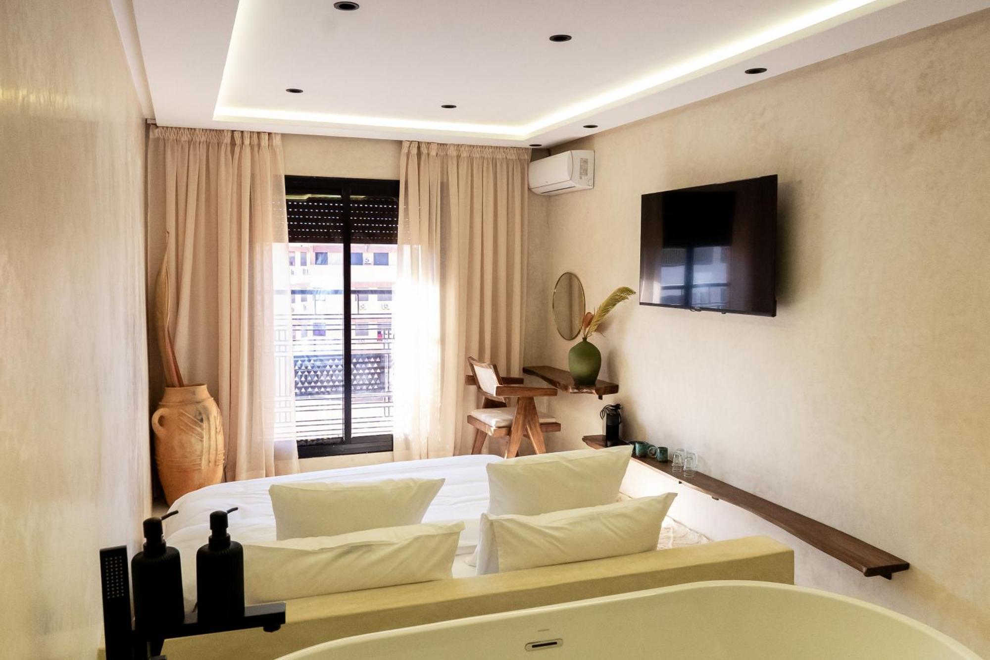 Luxueuse Avec Baignoire Ouverte *