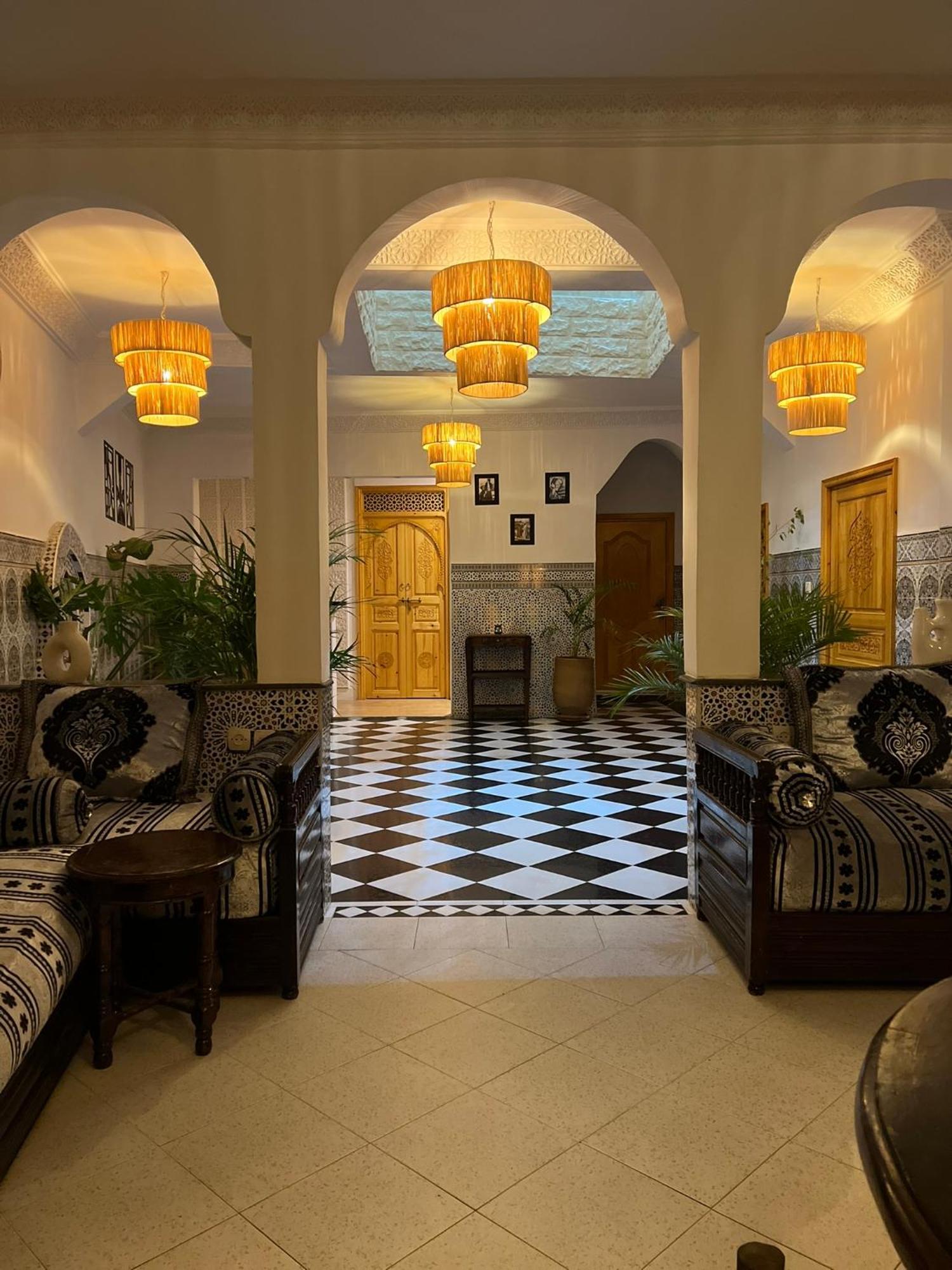 Riad Dar Lakbira