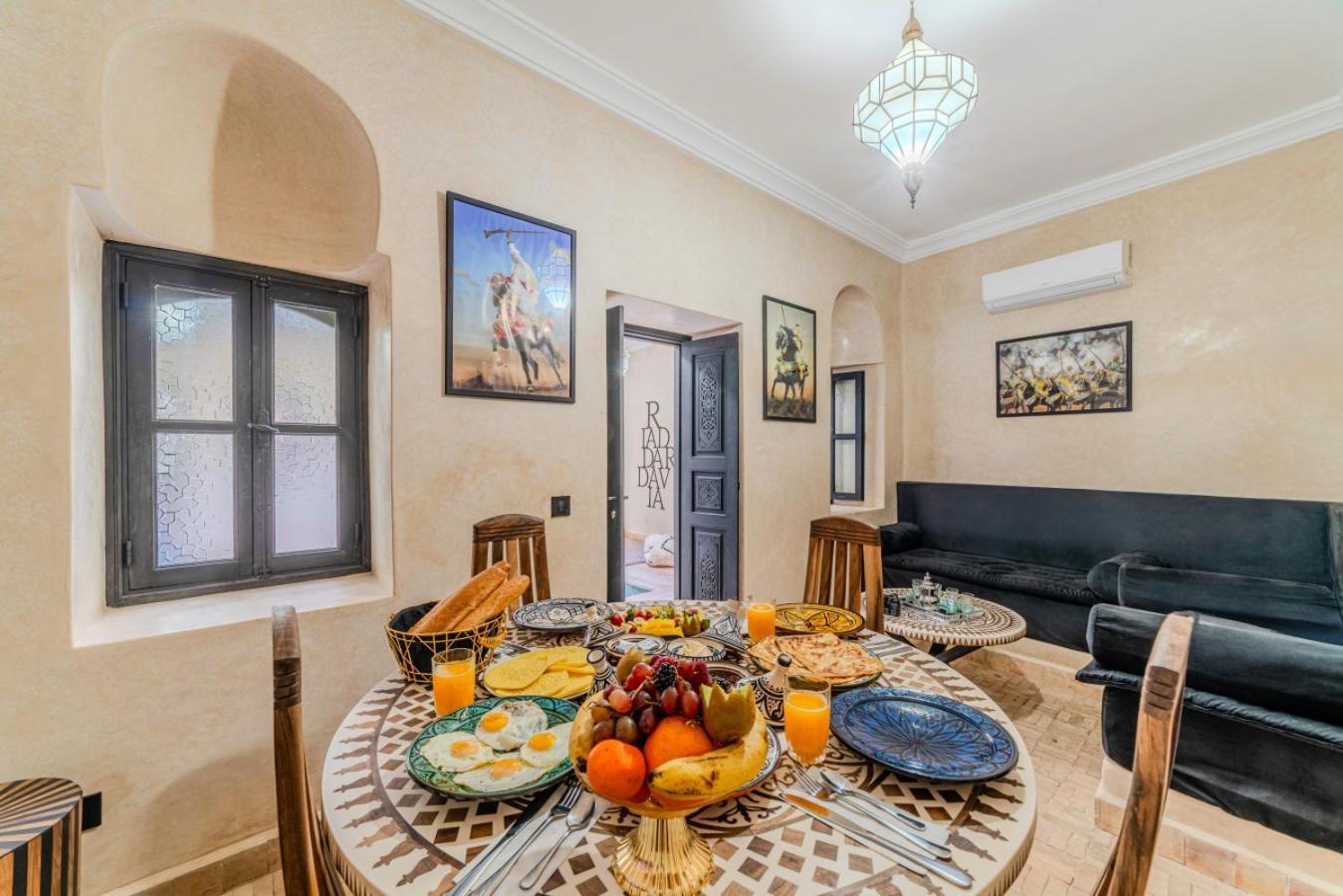 Riad Dar Davia - Jacuzzi Rooftop - Breakfast *