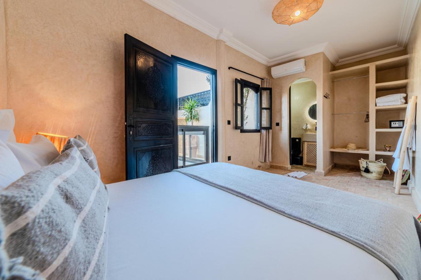 Dar Davia - Jacuzzi Rooftop - Breakfast Riad