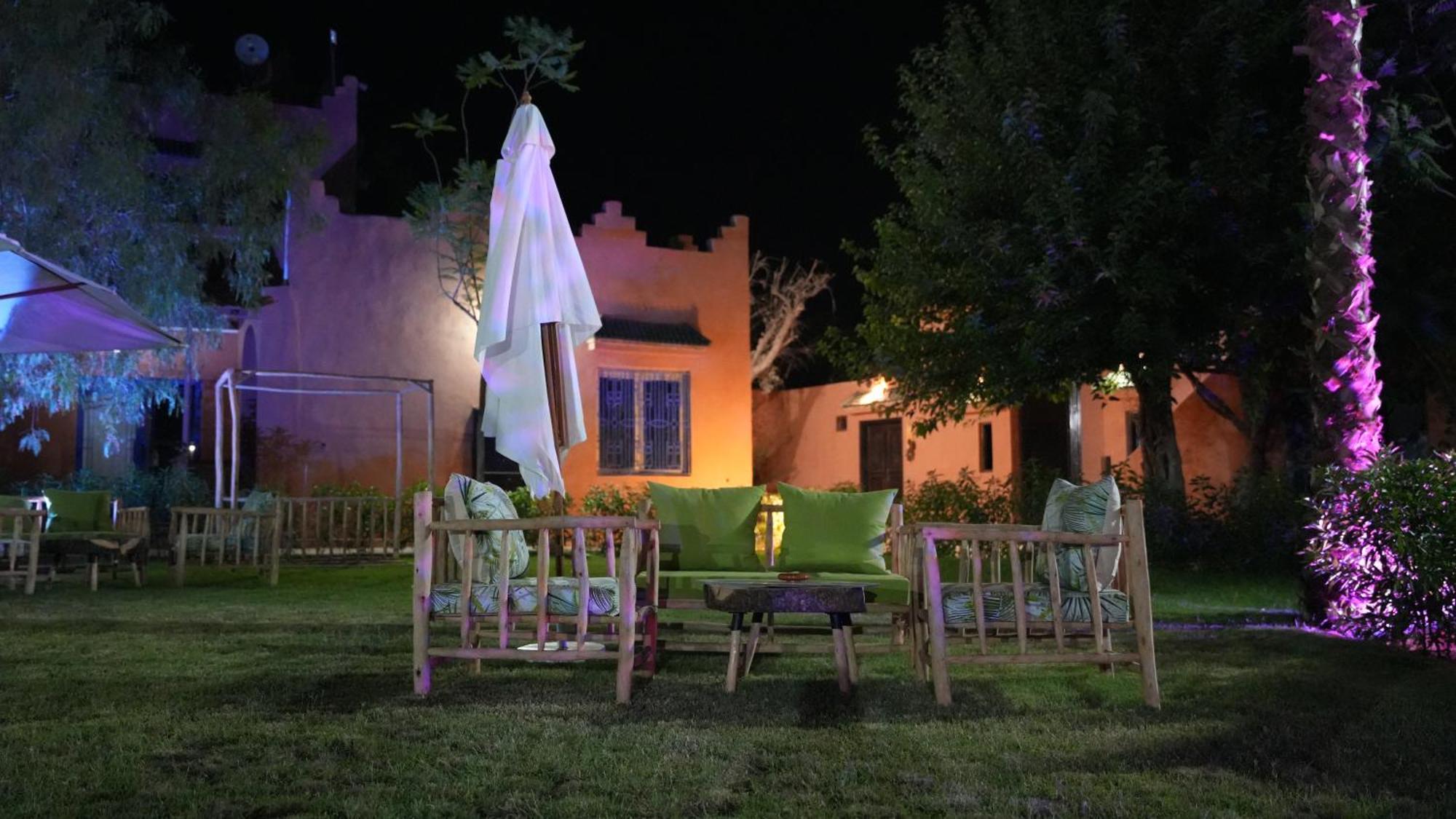 Whisper Hotel *