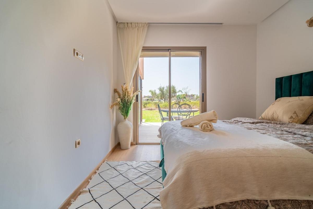 Prestigia Golf Pool & Garden