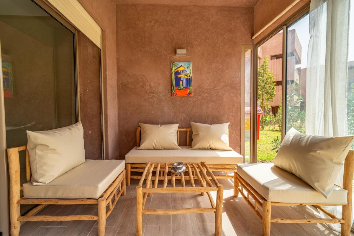 Prestigia Golf Pool & Garden Apartment *