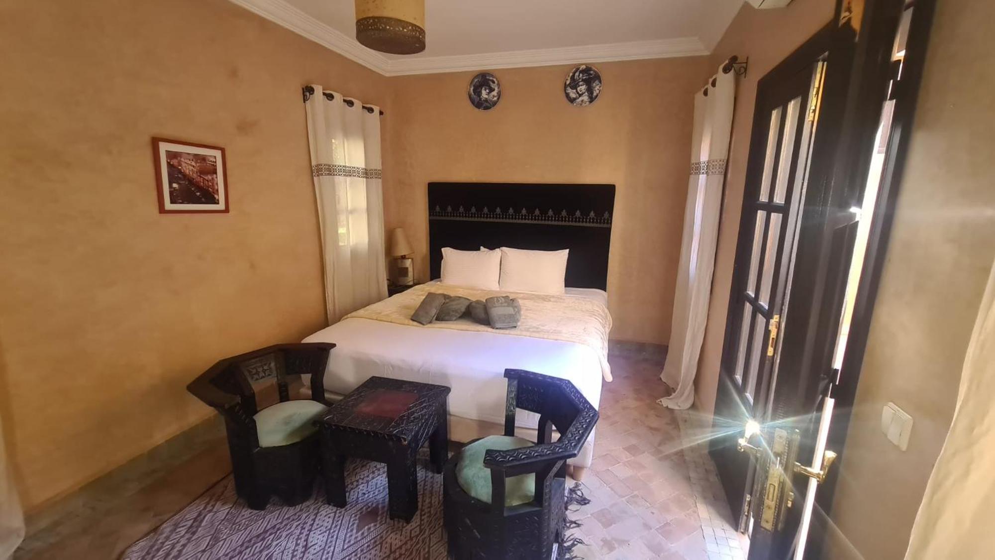 Park Villa, 8 Suites, Pool, 10mn From Gueliz