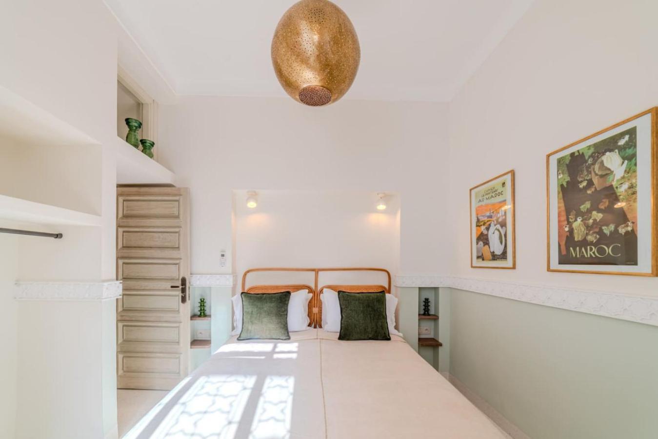 Grenade Exclusif Front Bahia Riad