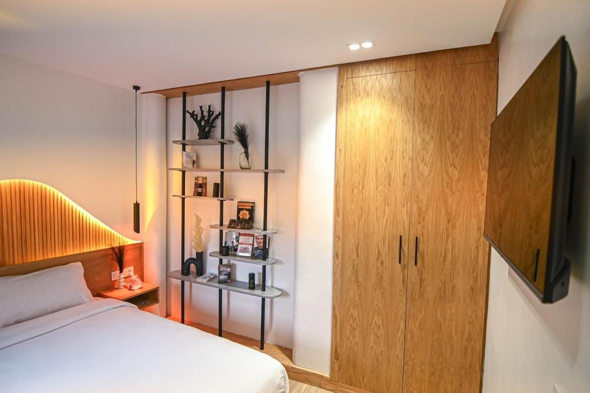 Airport Apartment