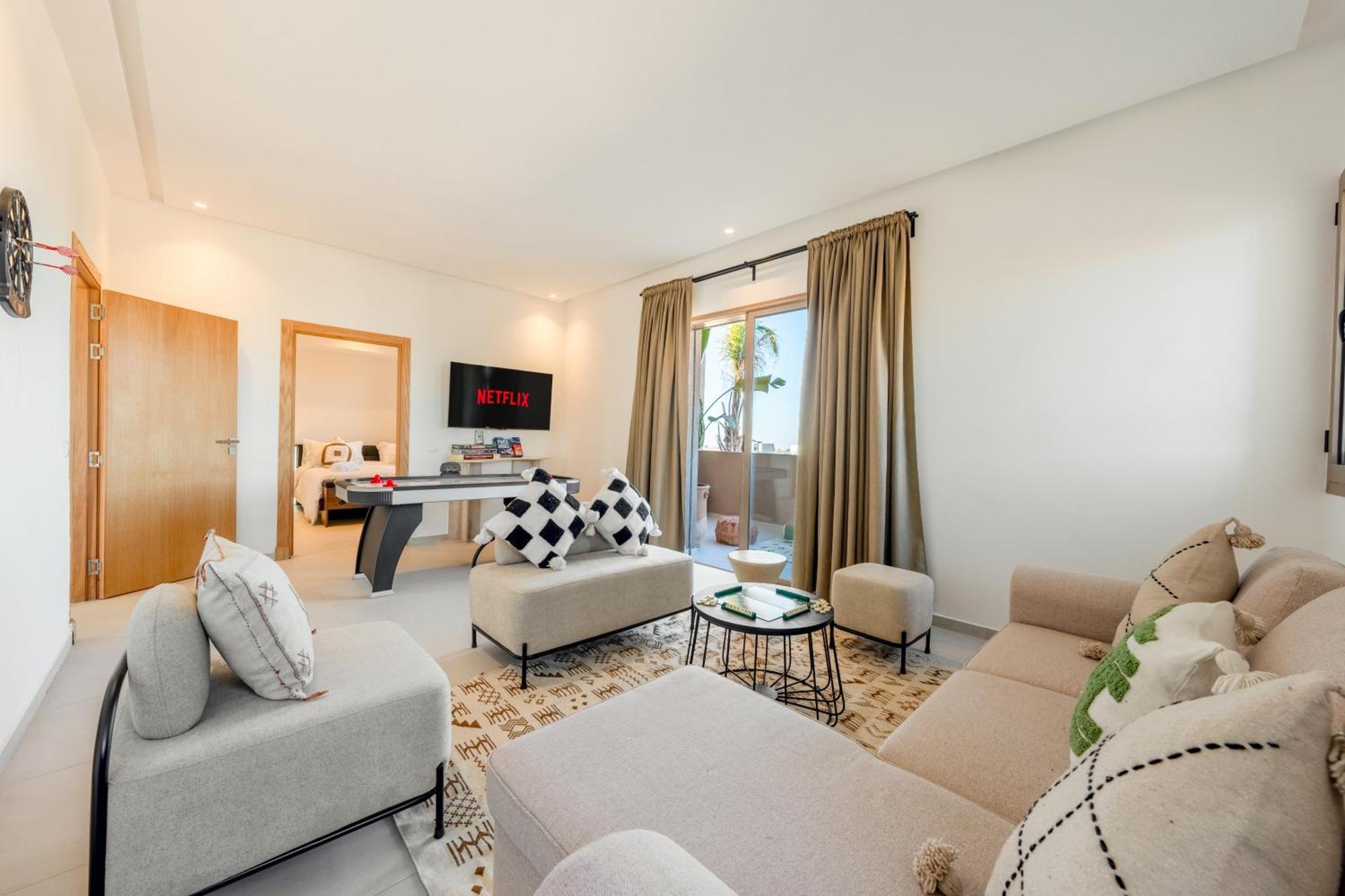 Dar Yas, Luxe A 15min Du Centre Avec Piscine Chauffee, Cuisiniere, Chauffeur, Air Hockey, Ping-pong & Jeux De Societe * Marrakesh